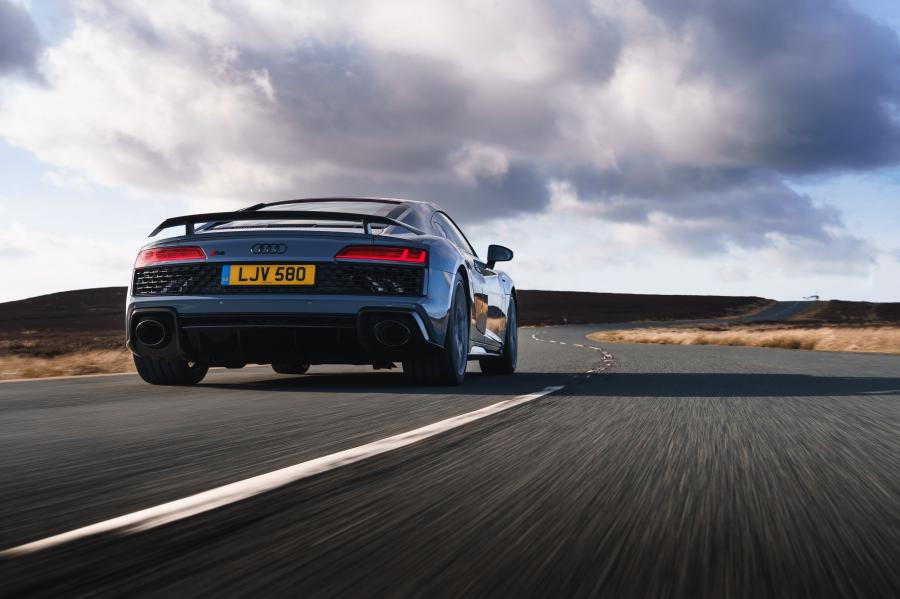  Audi R8 V10 Performance 2019 года  (UK) (фото 75 из 136)